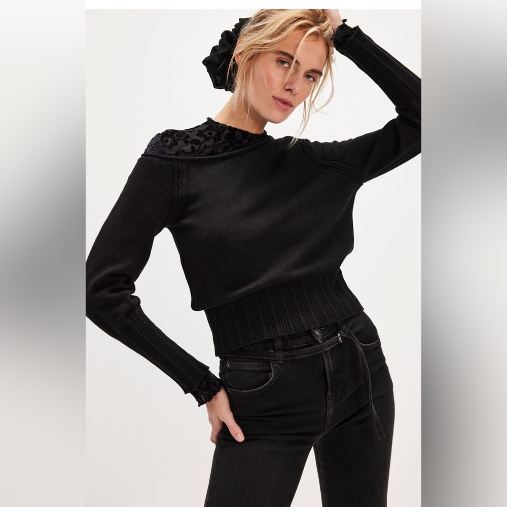 Awesome Marceille Long-Sleeve Pullover